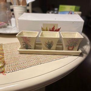 Vintage flower pot set